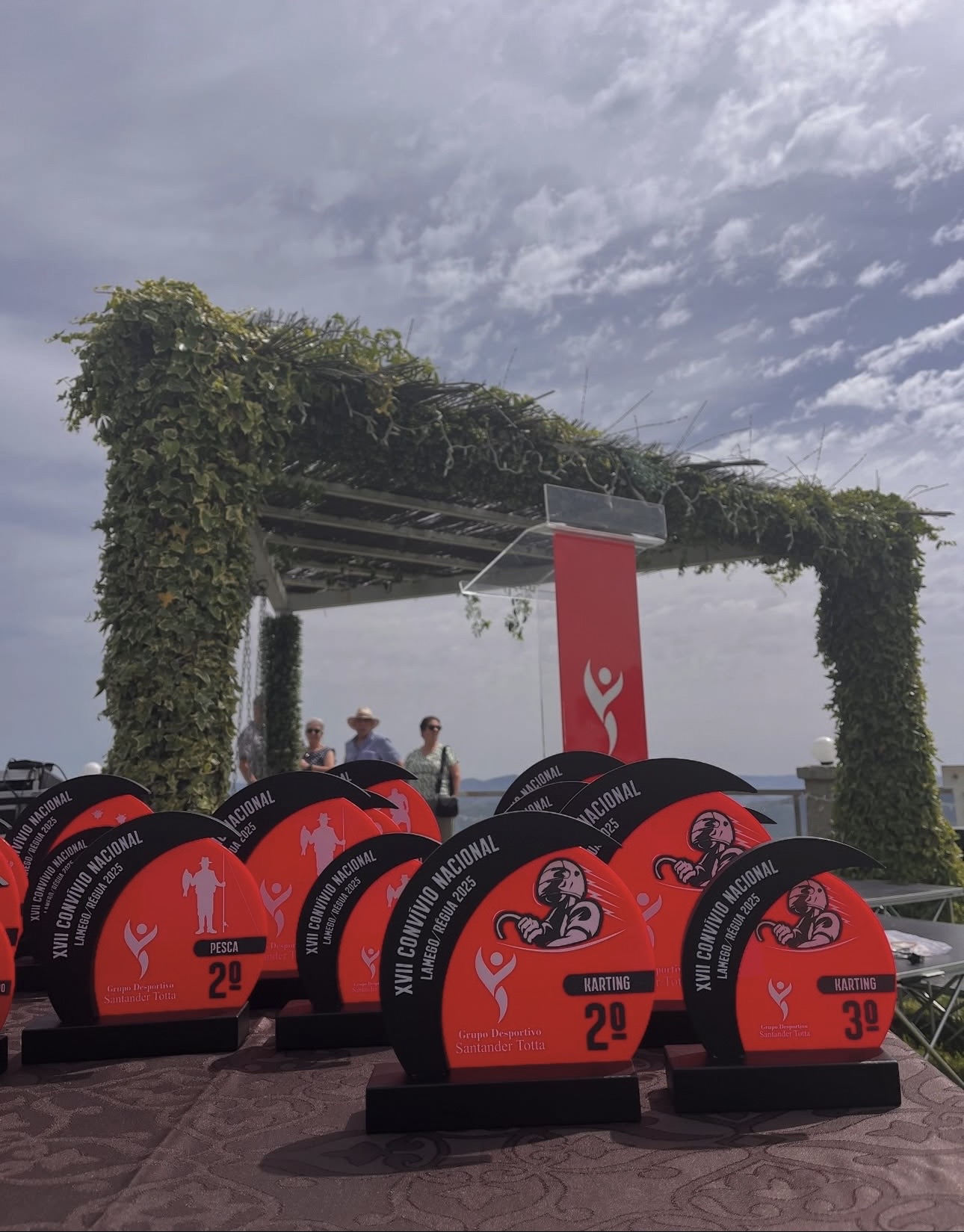 Troféus do XVII Convívio Nacional Santander Totta — Lamego/Régua 2025